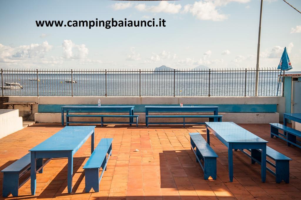 מלון ליפארי Camping Baia Unci מראה חיצוני תמונה